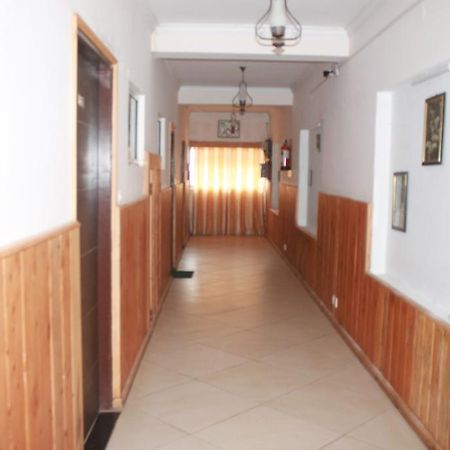 Hotel Sapphire Grand Ooty Exteriör bild
