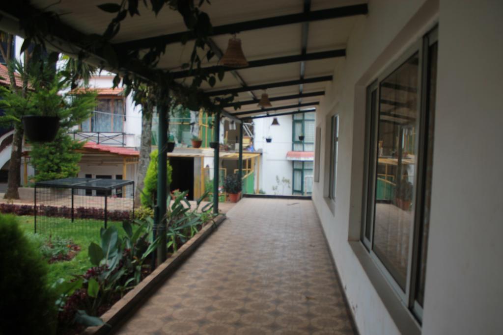 Hotel Sapphire Grand Ooty Exteriör bild