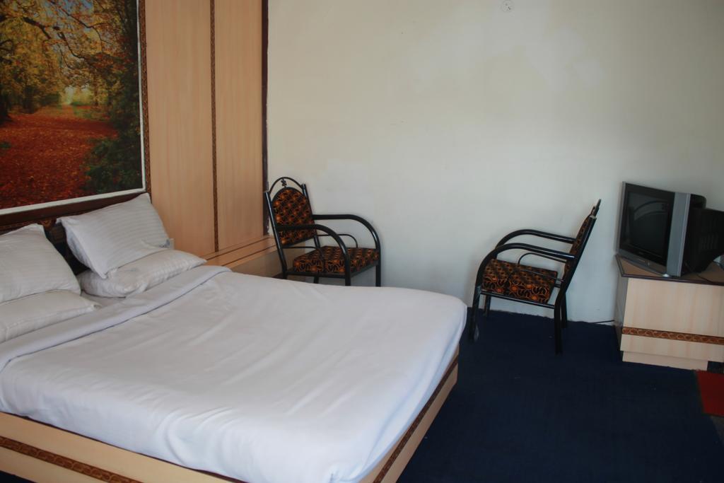 Hotel Sapphire Grand Ooty Exteriör bild