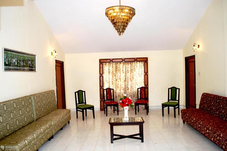 Hotel Sapphire Grand Ooty Exteriör bild