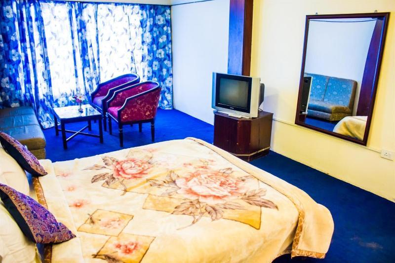 Hotel Sapphire Grand Ooty Exteriör bild