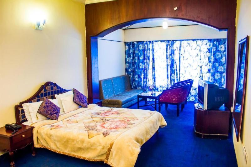 Hotel Sapphire Grand Ooty Exteriör bild
