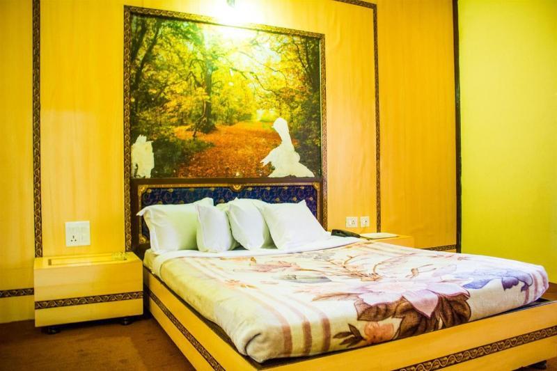 Hotel Sapphire Grand Ooty Exteriör bild