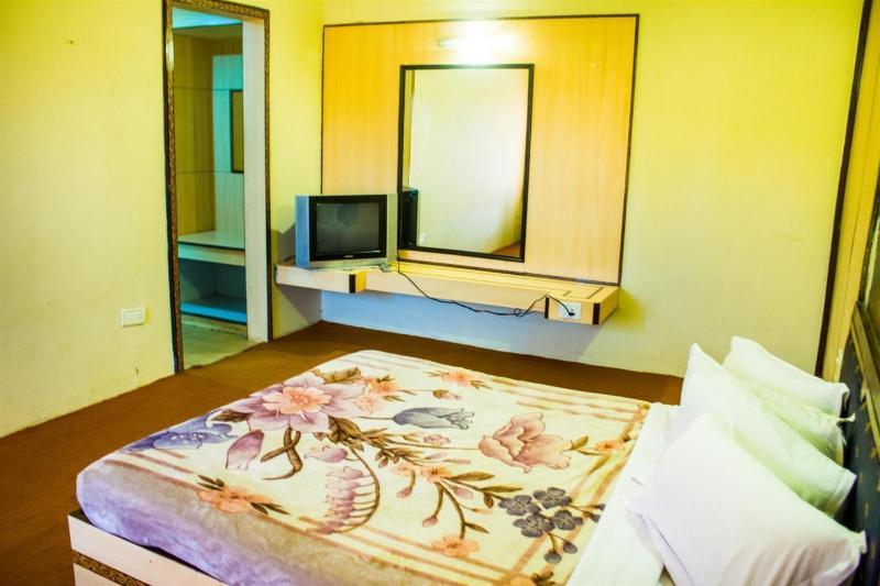 Hotel Sapphire Grand Ooty Exteriör bild