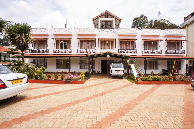 Hotel Sapphire Grand Ooty Exteriör bild